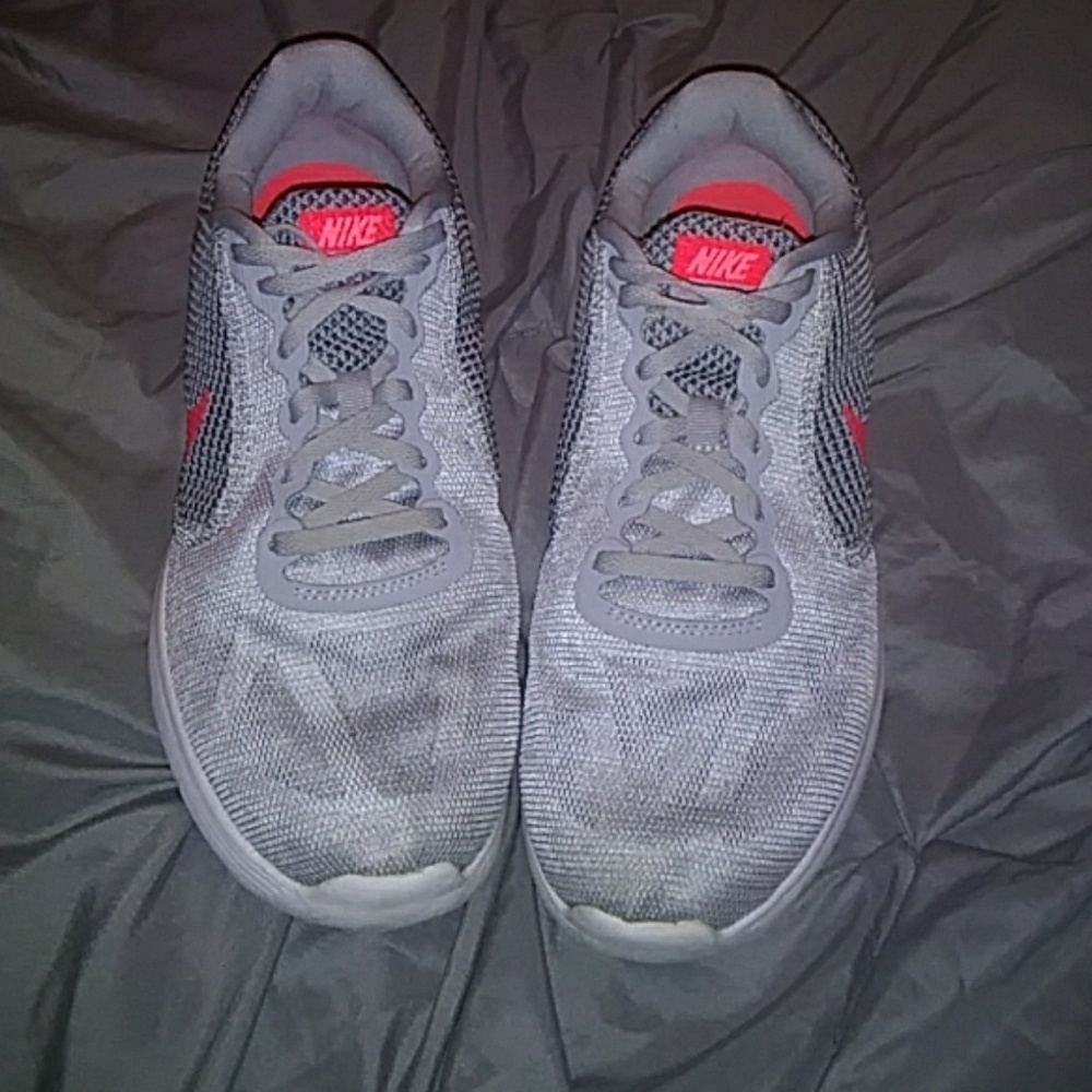 Nike Revolution 3
